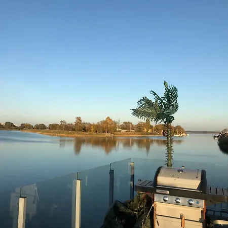 Houseboat On The Water * リエパーヤ