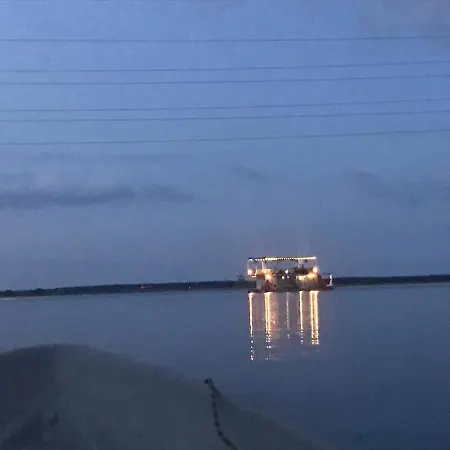 Houseboat On The Water リエパーヤ